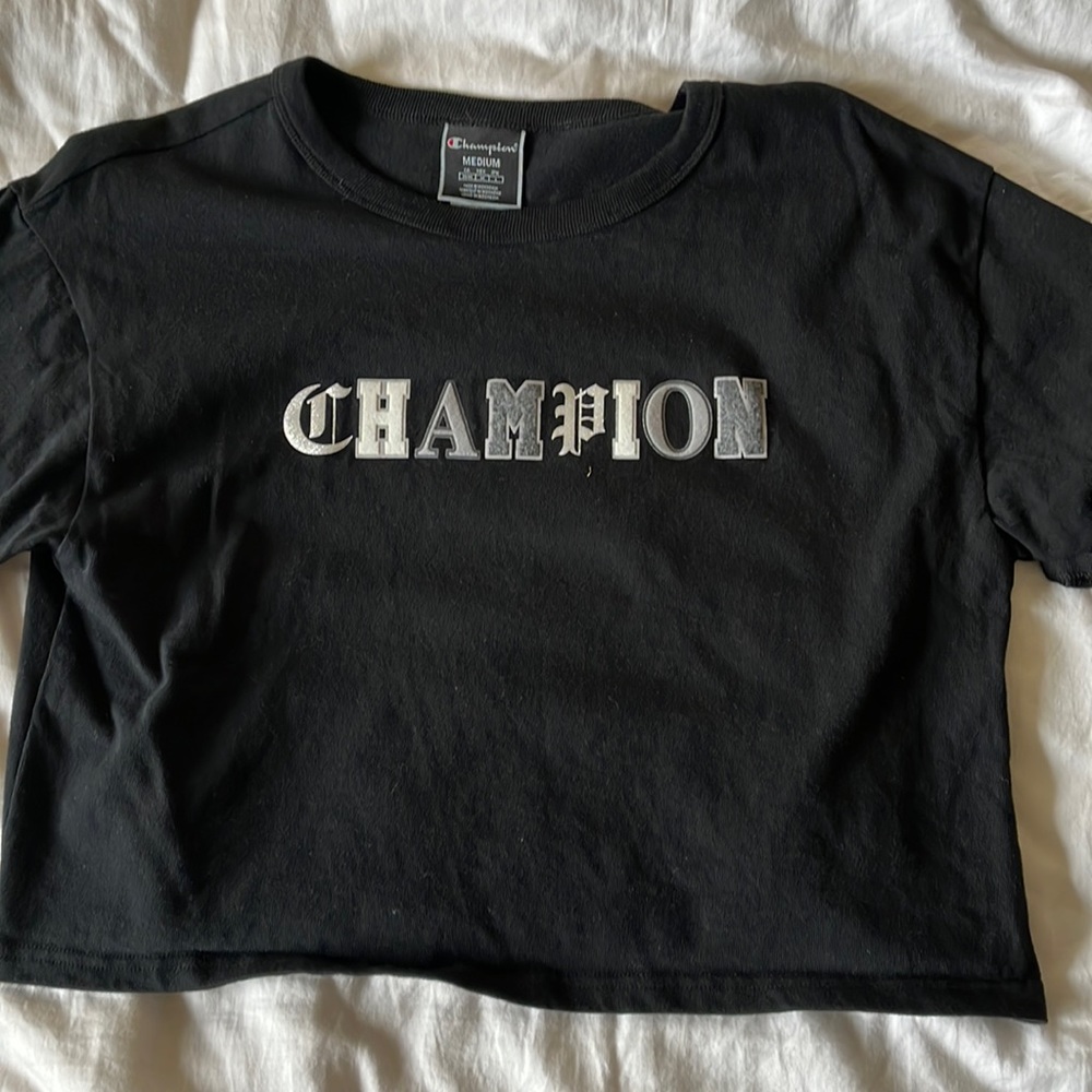 cropped champion shirt
